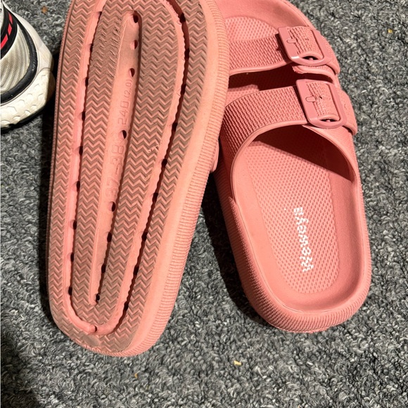 Assorted Women's Boots Collection - Picture 11 of 16